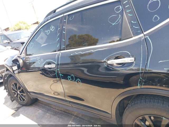 5N1AT2MT2JC767548 Nissan ROGUE SV