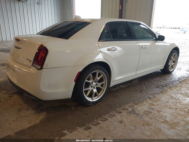 44878427 :رقم المزاد ، 2C3CCABG2KH540196 vin ، 2019 Chrysler 300 S مزاد بيع