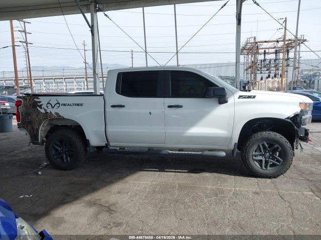 3GCPYCEF4MG402918 Chevrolet Silverado 1500 4wd Short Bed Custom Trail Boss