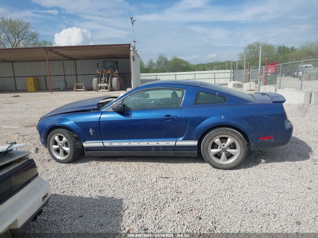 Продаж на аукціоні авто 2007 Ford Mustang V6 Deluxe/v6 Premium, vin: 1ZVHT80N275349739, номер лоту: 44878508
