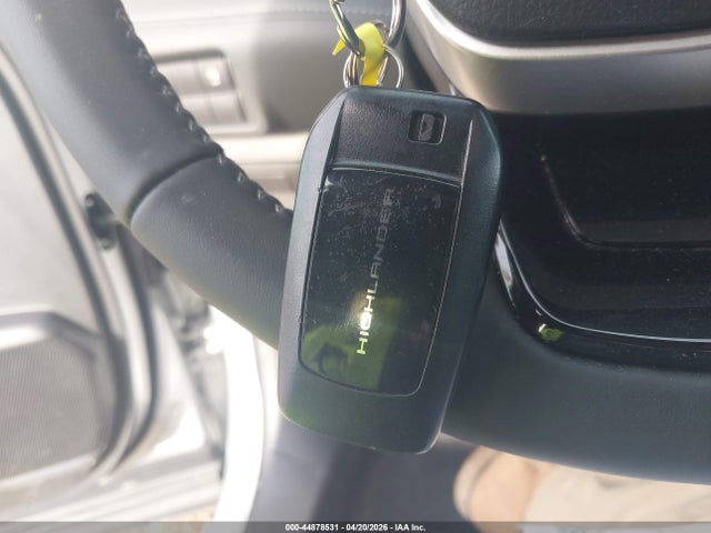 5TDKDRBH2SS588259 Toyota Highlander Xse
