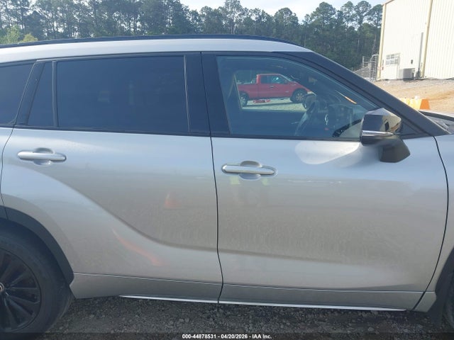 5TDKDRBH2SS588259 Toyota Highlander Xse