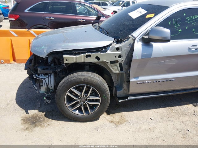 1C4RJEAGXKC621776 Jeep Grand Cherokee Laredo E 4x2