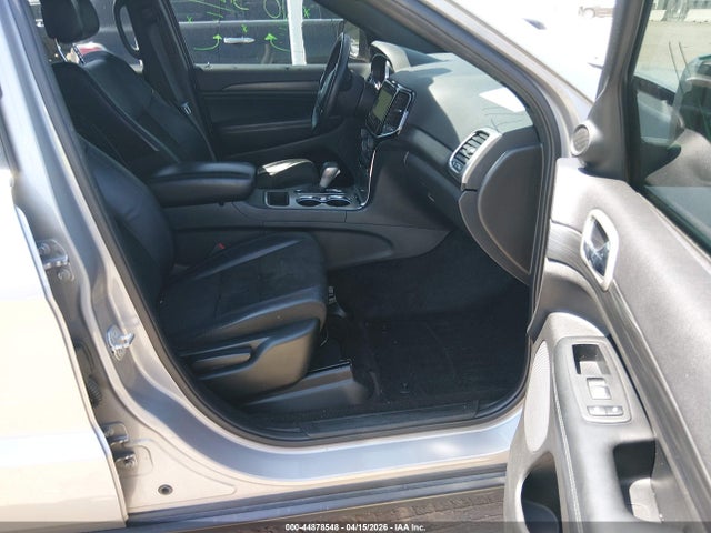 1C4RJEAGXKC621776 Jeep Grand Cherokee Laredo E 4x2