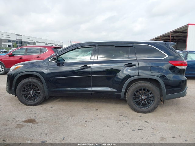 Продажа на аукционе авто 2018 Toyota Highlander Xle, vin: 5TDJZRFH0JS528390, номер лота: 44878561