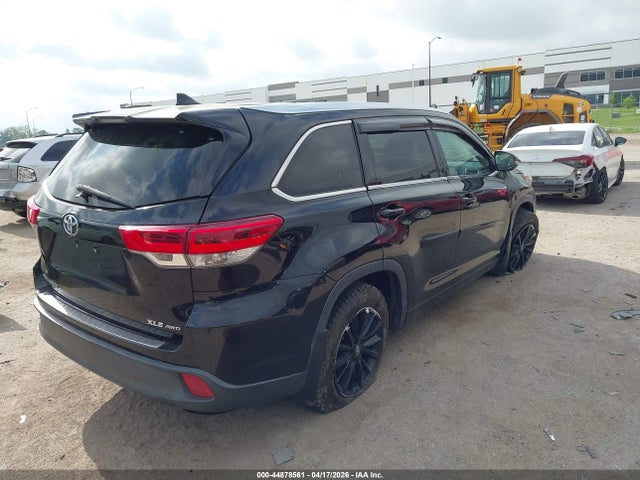 Продажа на аукционе авто 2018 Toyota Highlander Xle, vin: 5TDJZRFH0JS528390, номер лота: 44878561