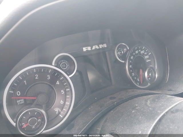 1C6RRFBGXLN327188 RAM 1500 Big Horn 4x4 6&#039;4 Box