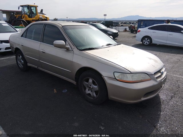 Auction sale of the 2000 Honda Accord 3.0 Ex, vin: 1HGCG1655YA067072, lot number: 44878631