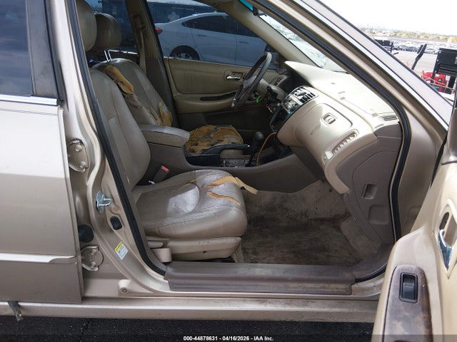 44878631 :رقم المزاد ، 1HGCG1655YA067072 vin ، 2000 Honda Accord 3.0 Ex مزاد بيع