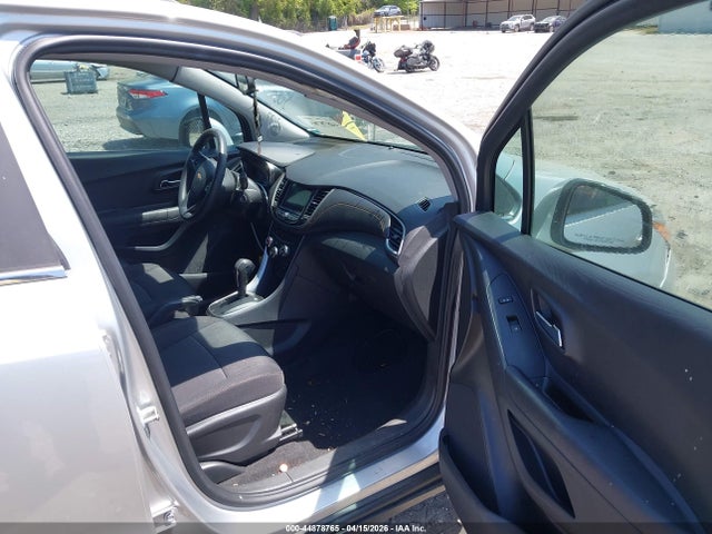 3GNCJLSB8KL370569 Chevrolet Trax Lt