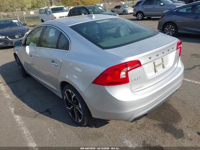 2015 VOLVO S60 YV149MFD5F1317858 Photo 2