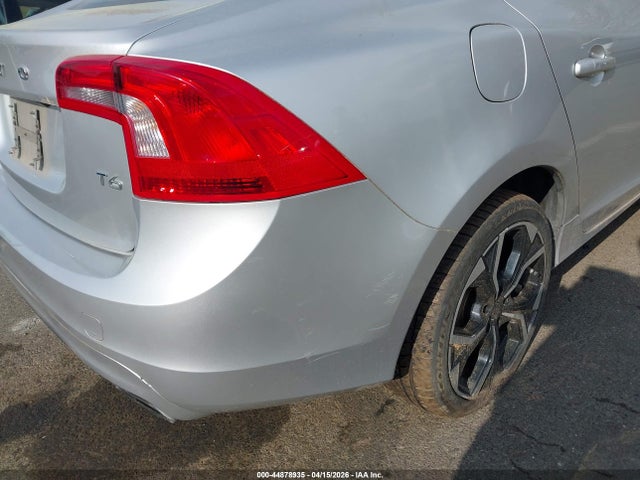 2015 VOLVO S60 YV149MFD5F1317858 Photo 5