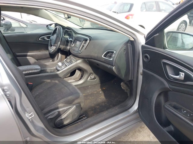 2015 Chrysler 200 Limited მანქანა იყიდება აუქციონზე, vin: 1C3CCCAB3FN630956, აუქციონის ნომერი: 44878942