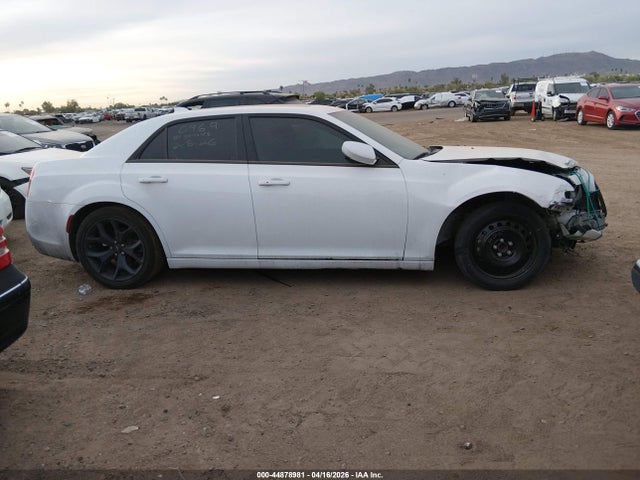 Продаж на аукціоні авто 2022 Chrysler 300 S, vin: 2C3CCABG7NH120969, номер лоту: 44878981
