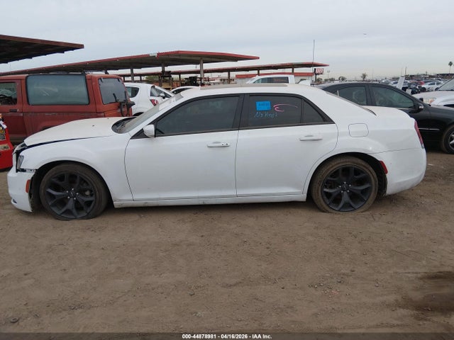 Продаж на аукціоні авто 2022 Chrysler 300 S, vin: 2C3CCABG7NH120969, номер лоту: 44878981