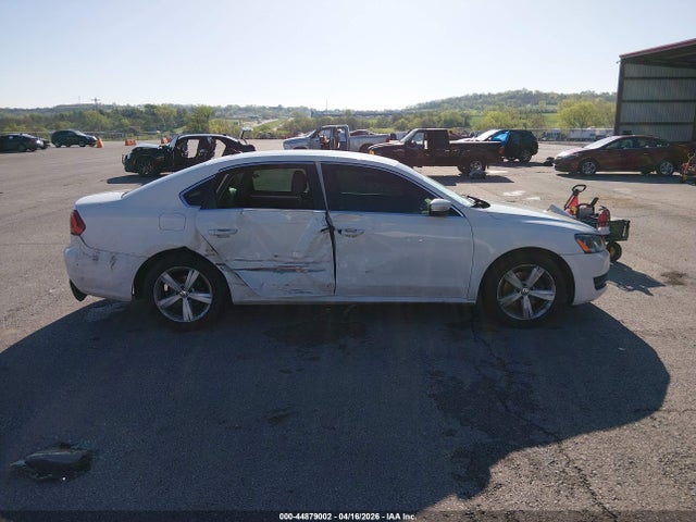 Aukcja sprzedaży 2014 Volkswagen Passat 2.5l Se, vin: 1VWBP7A35EC004621, numer aukcji: 44879002