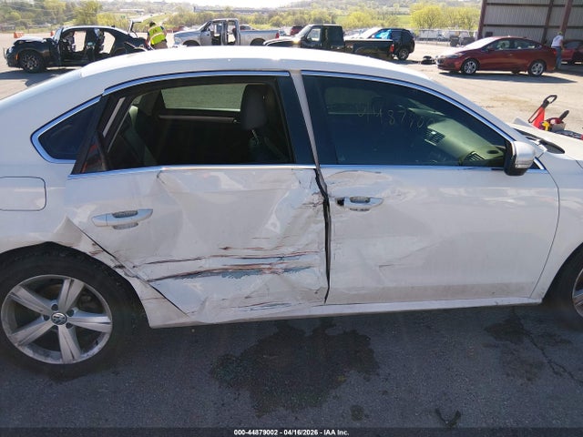 Aukcja sprzedaży 2014 Volkswagen Passat 2.5l Se, vin: 1VWBP7A35EC004621, numer aukcji: 44879002