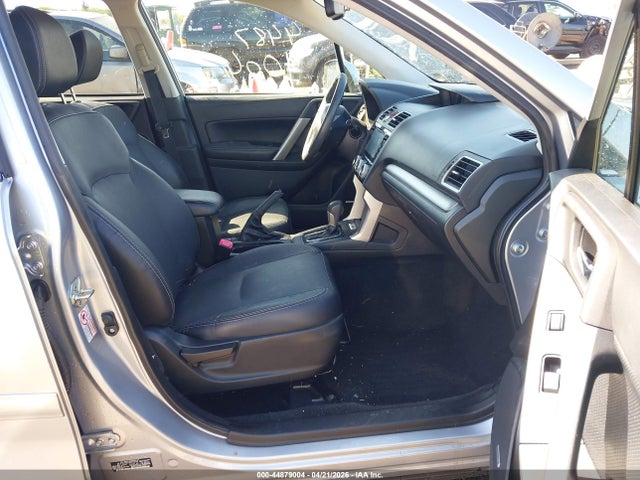 44879004 :رقم المزاد ، JF2SJAXC4GH415668 vin ، 2016 Subaru Forester 2.5i Touring مزاد بيع