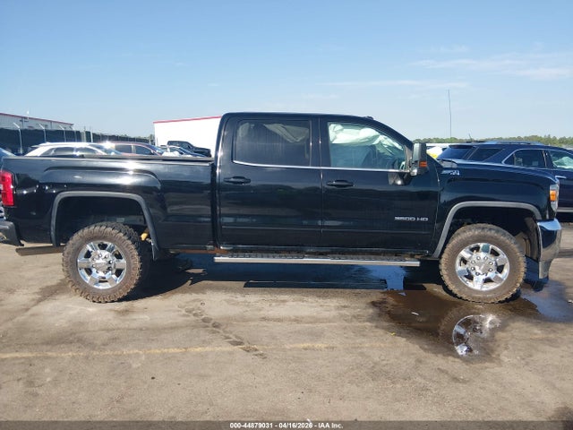 44879031 :رقم المزاد ، 1GT12WEG2HF113478 vin ، 2017 Gmc Sierra 3500hd Sle مزاد بيع