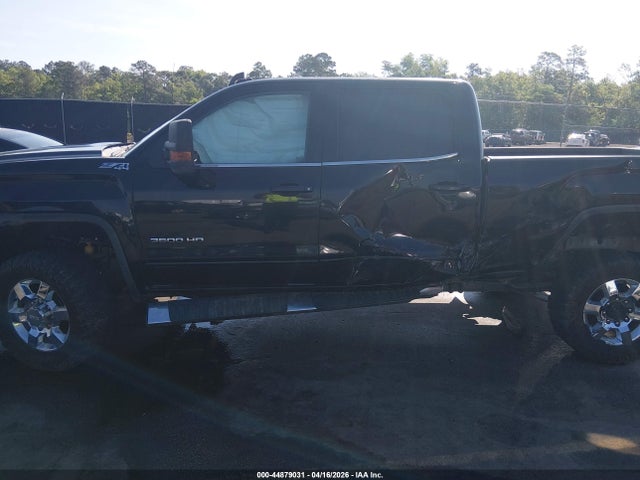 44879031 :رقم المزاد ، 1GT12WEG2HF113478 vin ، 2017 Gmc Sierra 3500hd Sle مزاد بيع