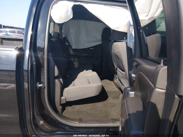 44879031 :رقم المزاد ، 1GT12WEG2HF113478 vin ، 2017 Gmc Sierra 3500hd Sle مزاد بيع