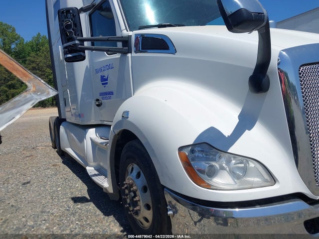 Продажа на аукционе авто 2019 Kenworth T680, vin: 1XKYDP9X7KJ250580, номер лота: 44879042