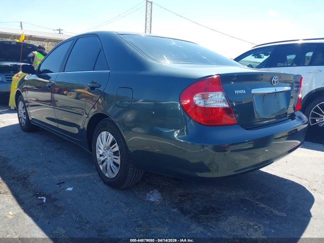 44879080 :رقم المزاد ، JTDBE32K420137987 vin ، 2002 Toyota Camry Le مزاد بيع