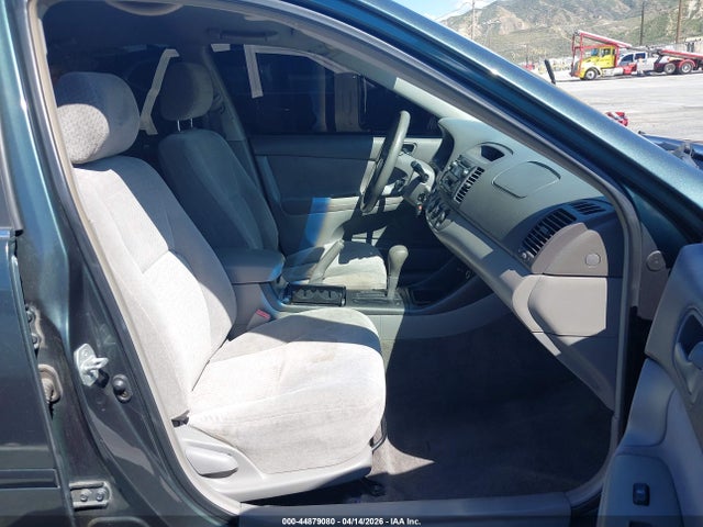 44879080 :رقم المزاد ، JTDBE32K420137987 vin ، 2002 Toyota Camry Le مزاد بيع