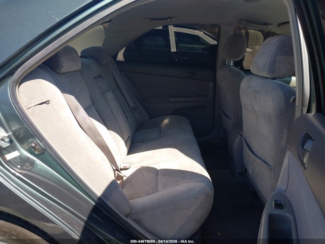 44879080 :رقم المزاد ، JTDBE32K420137987 vin ، 2002 Toyota Camry Le مزاد بيع