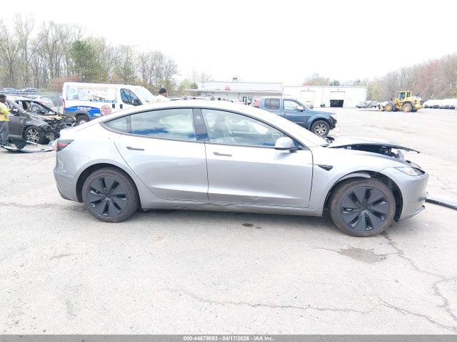 5YJ3E1EA1TF140800 Tesla Model 3 Premium Rear-wheel Drive/standard Rear-wheel Drive