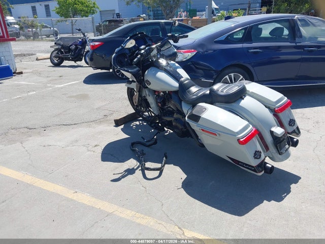 Harley-Davidson FLTRXSE 2020 1HD1TCL24LB958124 Image 3