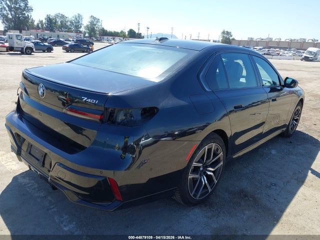 44879109 :رقم المزاد ، WBA23EH03RCR25673 vin ، 2024 Bmw 740i مزاد بيع