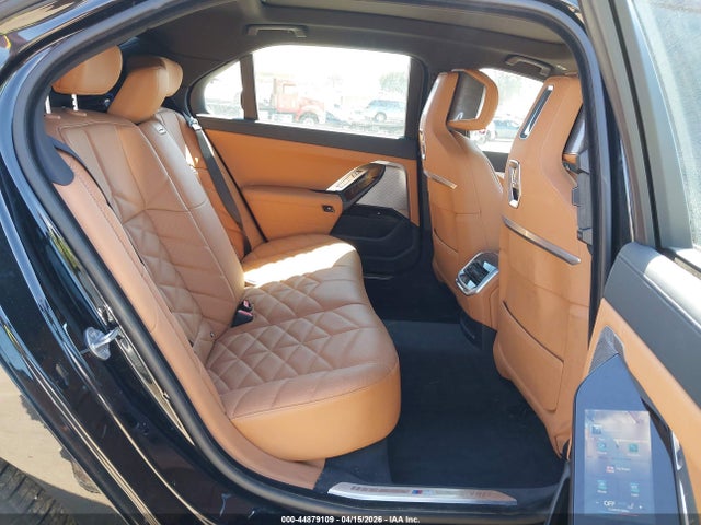 44879109 :رقم المزاد ، WBA23EH03RCR25673 vin ، 2024 Bmw 740i مزاد بيع