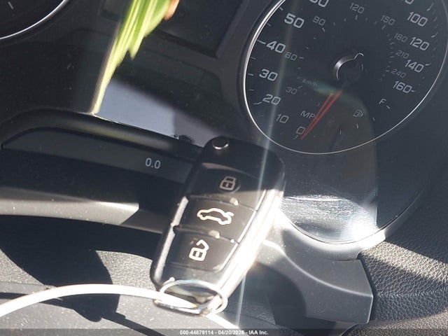 2017 Audi A3 2.0t Premium მანქანა იყიდება აუქციონზე, vin: WAUJ8GFF8H1016015, აუქციონის ნომერი: 44879114