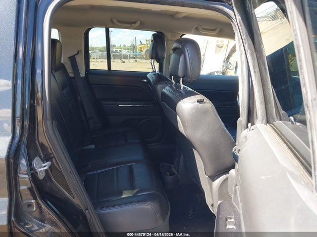 44879124 :رقم المزاد ، 1J4NF4GBXBD155289 vin ، 2011 Jeep Patriot Latitude X مزاد بيع