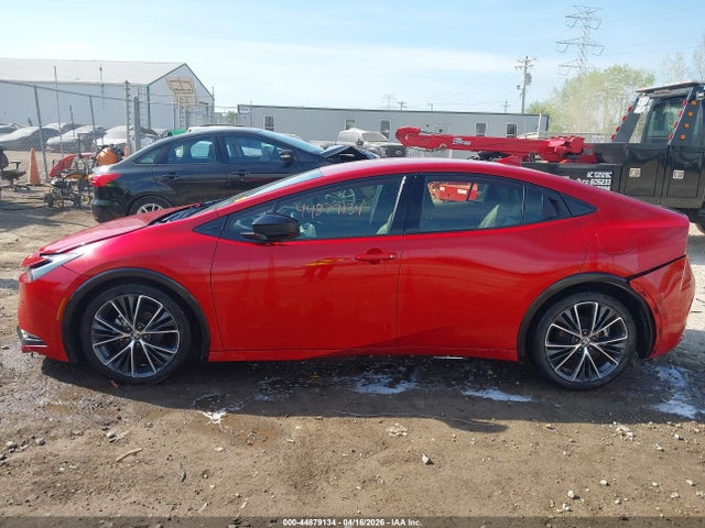 44879134 :رقم المزاد ، JTDACAAU1R3017095 vin ، 2024 Toyota Prius Xle مزاد بيع