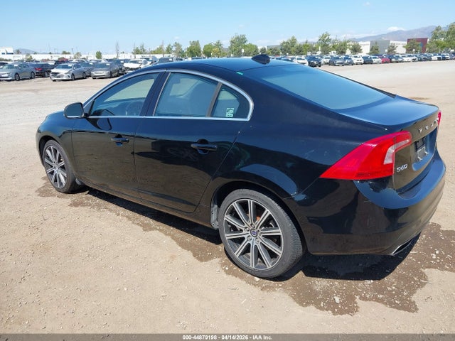 YV1612FS2E2278559 Volvo S60 T5 Platinum