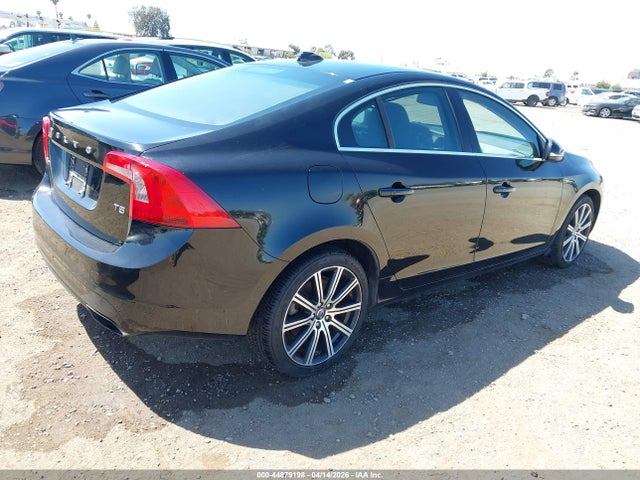 YV1612FS2E2278559 Volvo S60 T5 Platinum