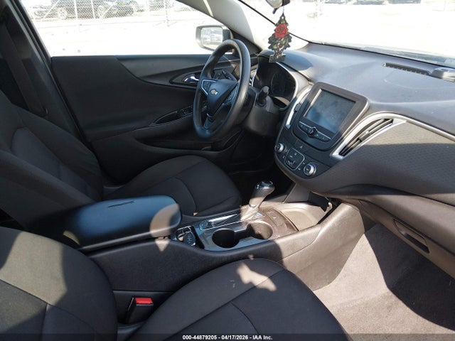 2018 CHEVROLET MALIBU 1G1ZC5ST9JF160307 Photo 4