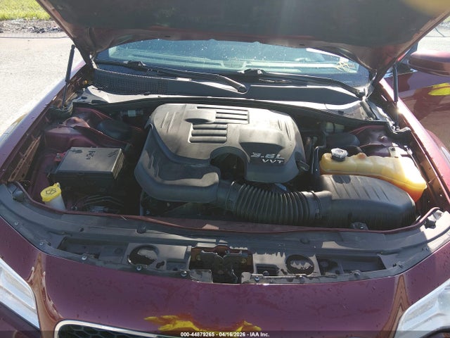 44879265 :رقم المزاد ، 2C3CCAAG8FH920487 vin ، 2015 Chrysler 300 Limited مزاد بيع
