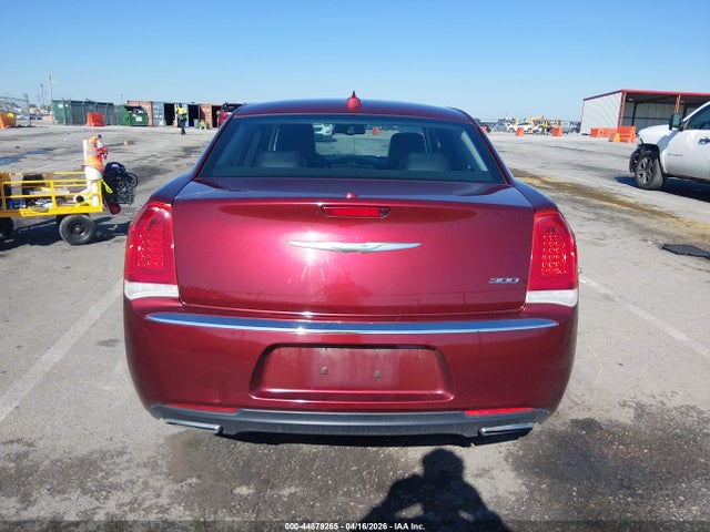 44879265 :رقم المزاد ، 2C3CCAAG8FH920487 vin ، 2015 Chrysler 300 Limited مزاد بيع