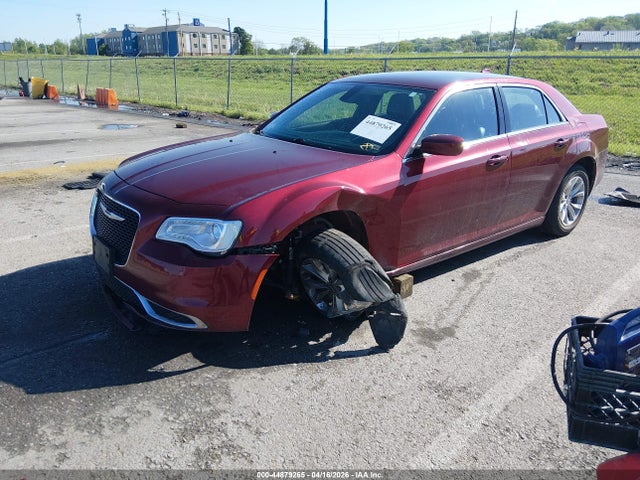 44879265 :رقم المزاد ، 2C3CCAAG8FH920487 vin ، 2015 Chrysler 300 Limited مزاد بيع