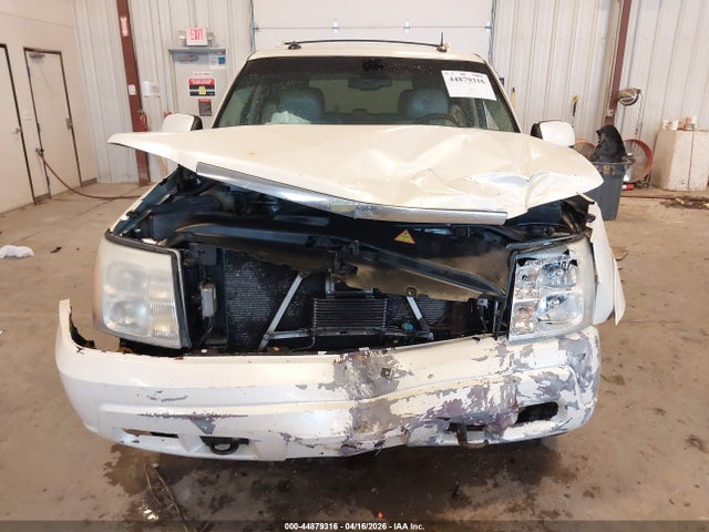 2003 Cadillac Escalade Standard მანქანა იყიდება აუქციონზე, vin: 1GYEK63N33R215957, აუქციონის ნომერი: 44879316