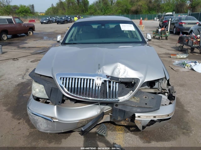 Продажа на аукционе авто 2006 Lincoln Town Car Signature, vin: 1LNHM81W46Y607467, номер лота: 44879340