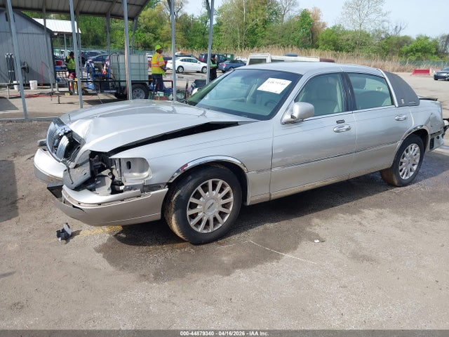 Продажа на аукционе авто 2006 Lincoln Town Car Signature, vin: 1LNHM81W46Y607467, номер лота: 44879340