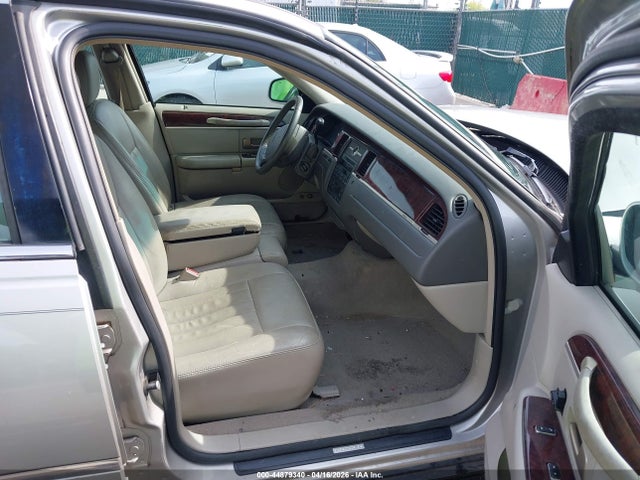 Продажа на аукционе авто 2006 Lincoln Town Car Signature, vin: 1LNHM81W46Y607467, номер лота: 44879340
