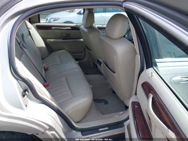 Продажа на аукционе авто 2006 Lincoln Town Car Signature, vin: 1LNHM81W46Y607467, номер лота: 44879340