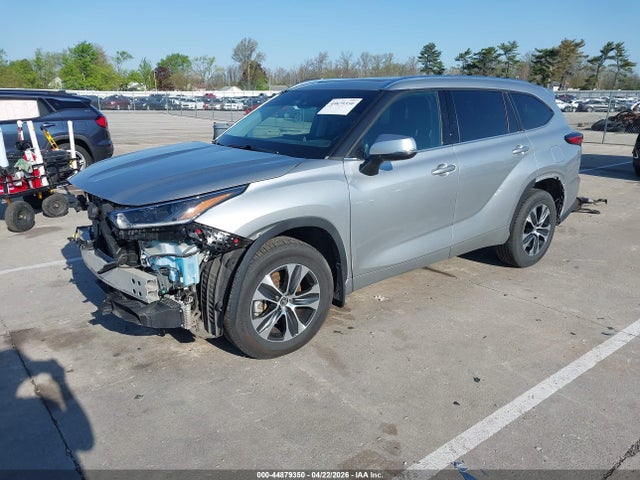44879350 :رقم المزاد ، 5TDGZRBH6MS121257 vin ، 2021 Toyota Highlander Xle مزاد بيع