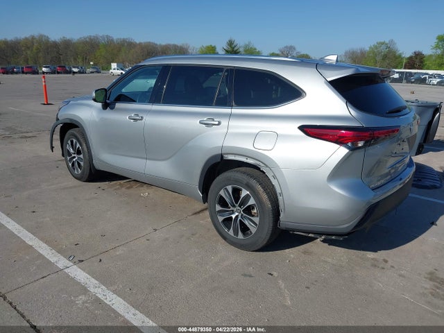44879350 :رقم المزاد ، 5TDGZRBH6MS121257 vin ، 2021 Toyota Highlander Xle مزاد بيع