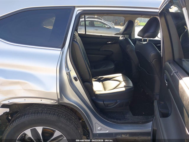 44879350 :رقم المزاد ، 5TDGZRBH6MS121257 vin ، 2021 Toyota Highlander Xle مزاد بيع